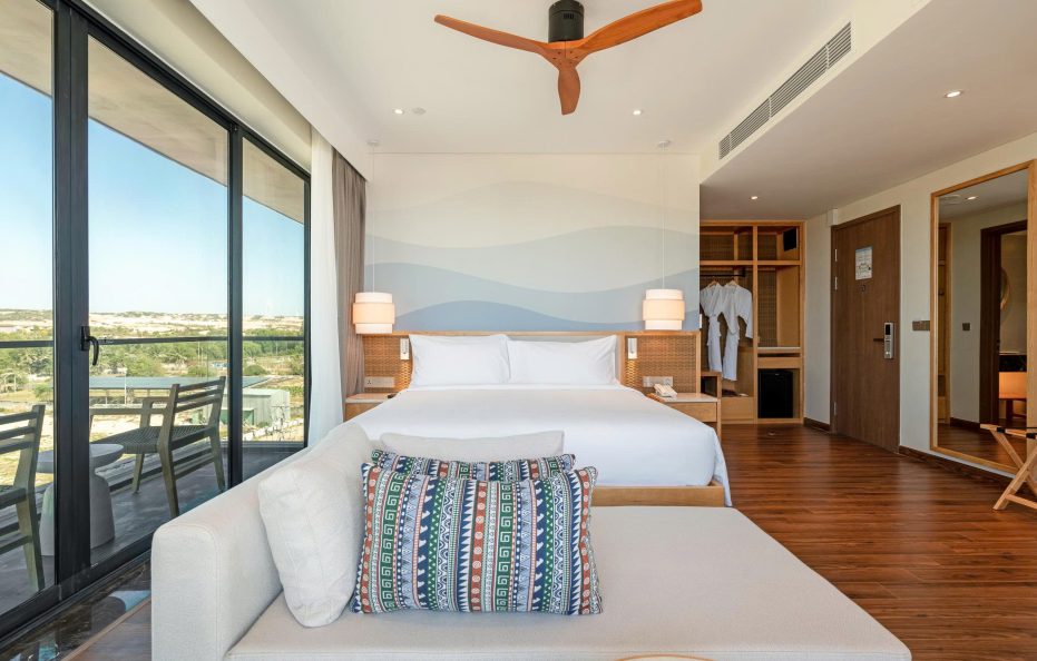 Superior Corner Room