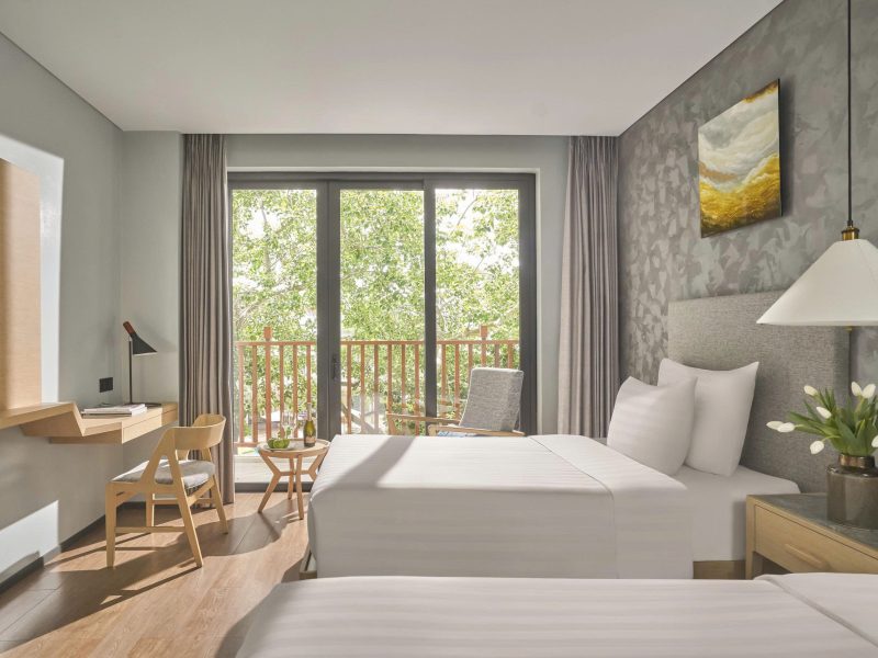 Deluxe Balcony Garden View