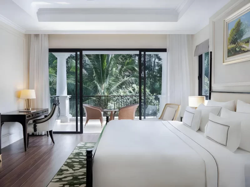 4-Bedroom Villa With Lake View