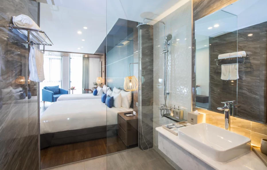 Partial Sea View Triple