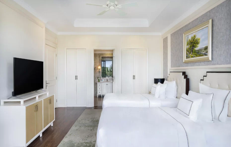 4-Bedroom Villa With Garden View