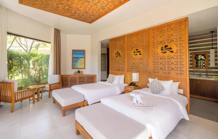 Luxury Villa With Poolside