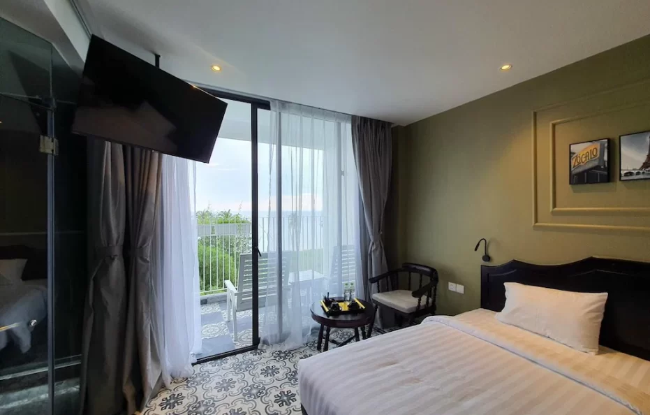 Deluxe Mountain View