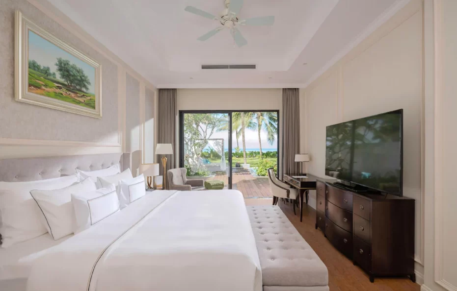 The Level 3-Bedroom Villa Ocean View With Private Pool