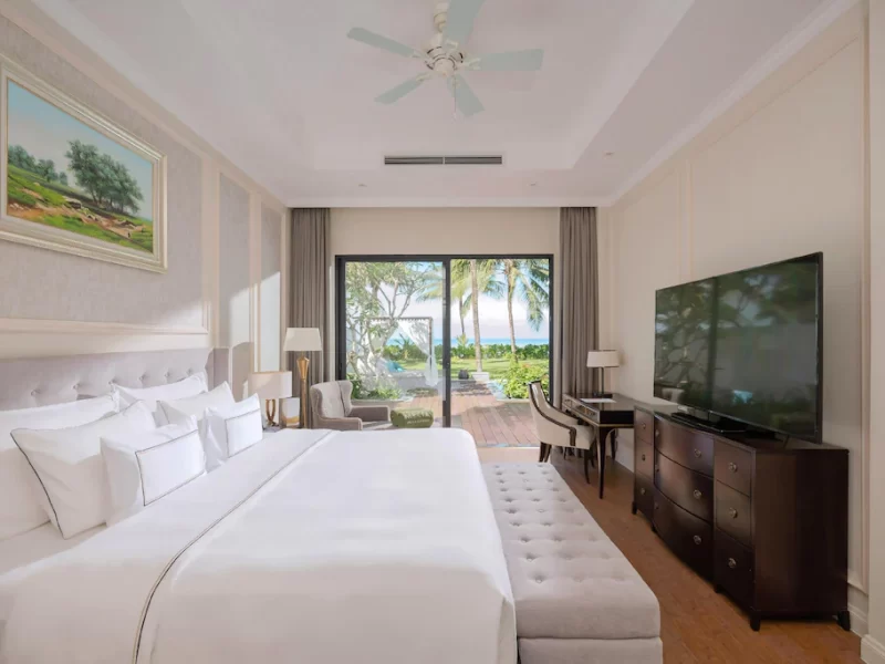 The Level 3-Bedroom Villa Garden View With Private Pool