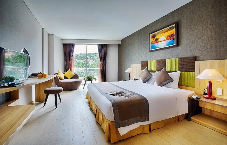 Deluxe King Ocean View