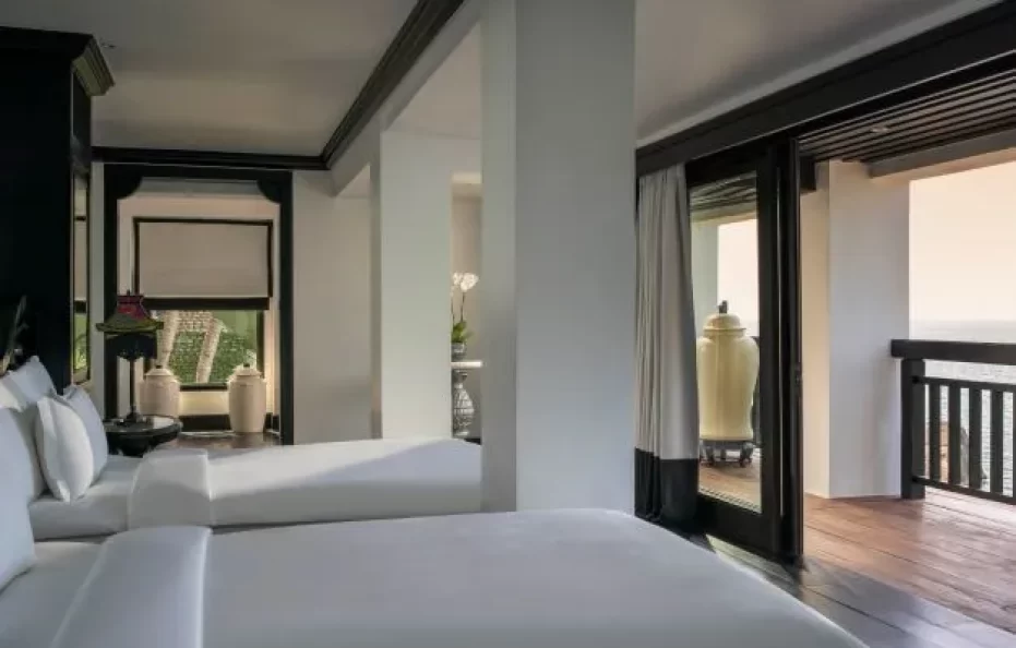 Two-Bedroom Seaside Villa on the Rocks