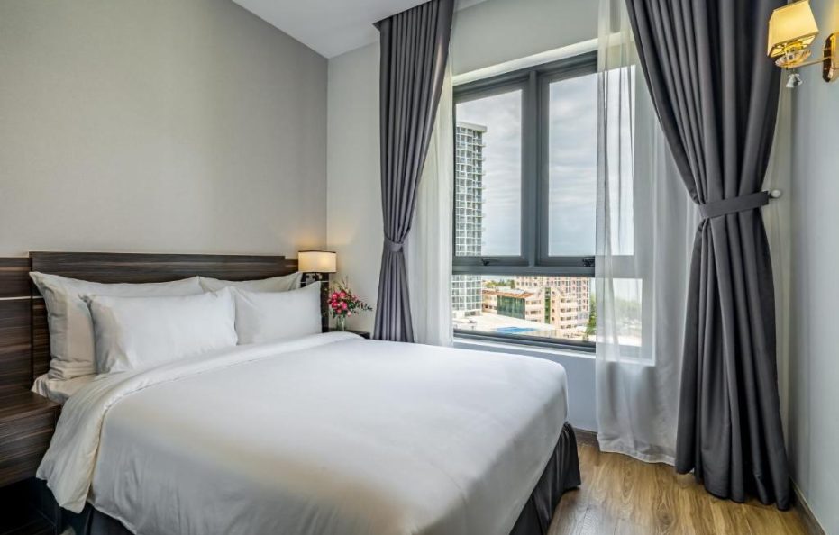 Premier City View Room