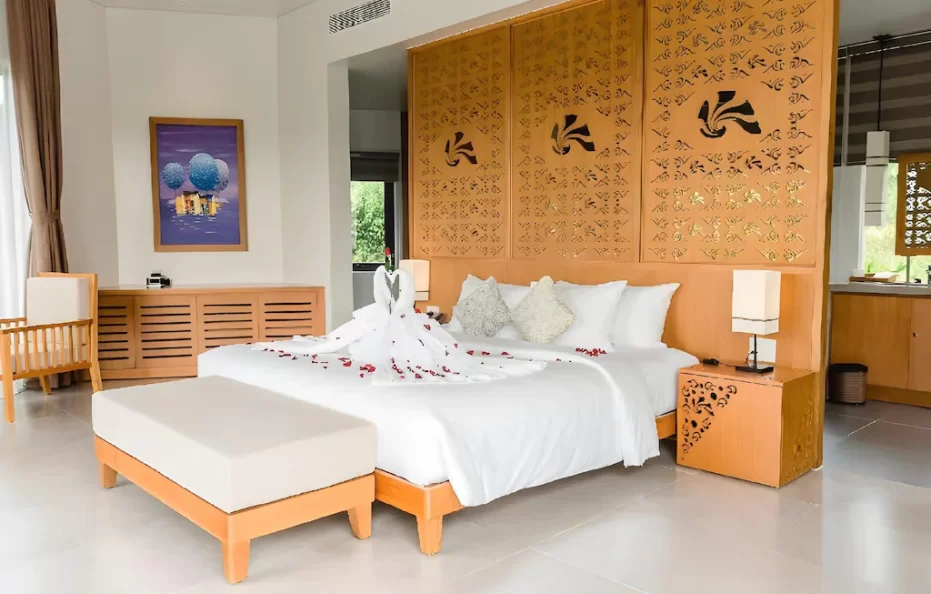 Luxury Villa Garden View