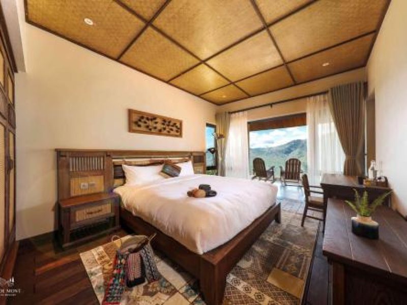 Executive Three Bedroom Villa on the Rock