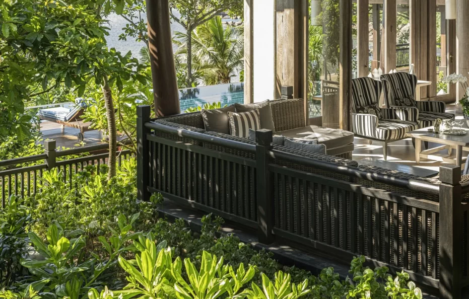 Three-Bedroom Sun Peninsula Residence