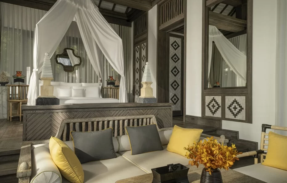 Three-Bedroom Sun Peninsula Residence