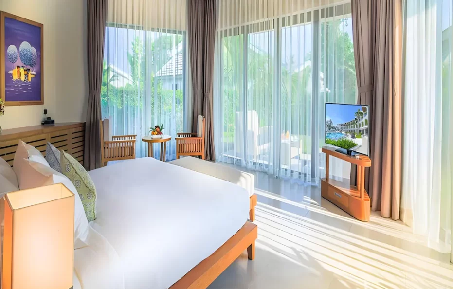 Luxury Villa Garden View