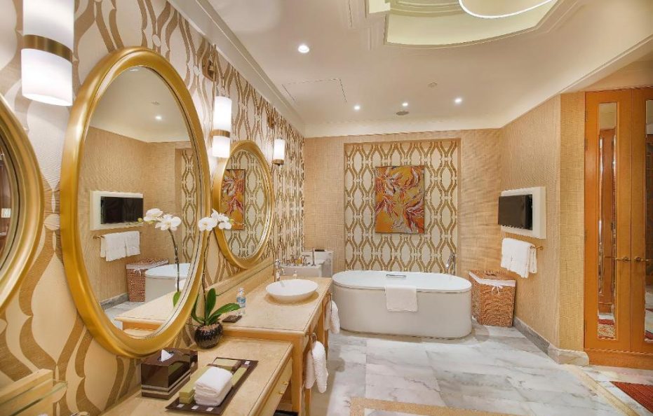 1 King 1 Bedroom Suite Golf View