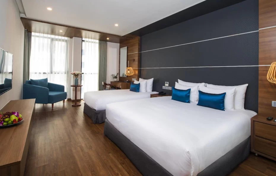 Partial Sea View Triple