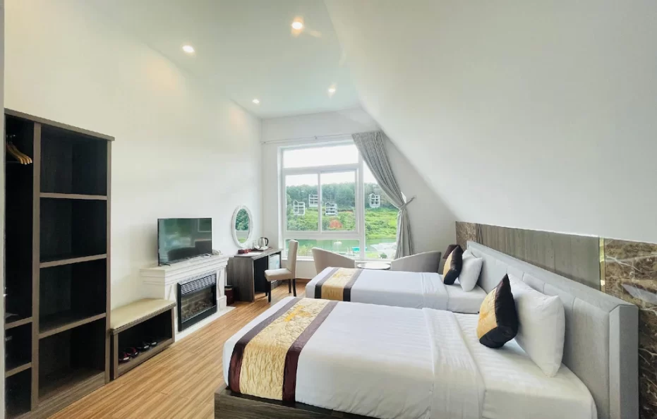 Villa 4 Bedroom Lake View