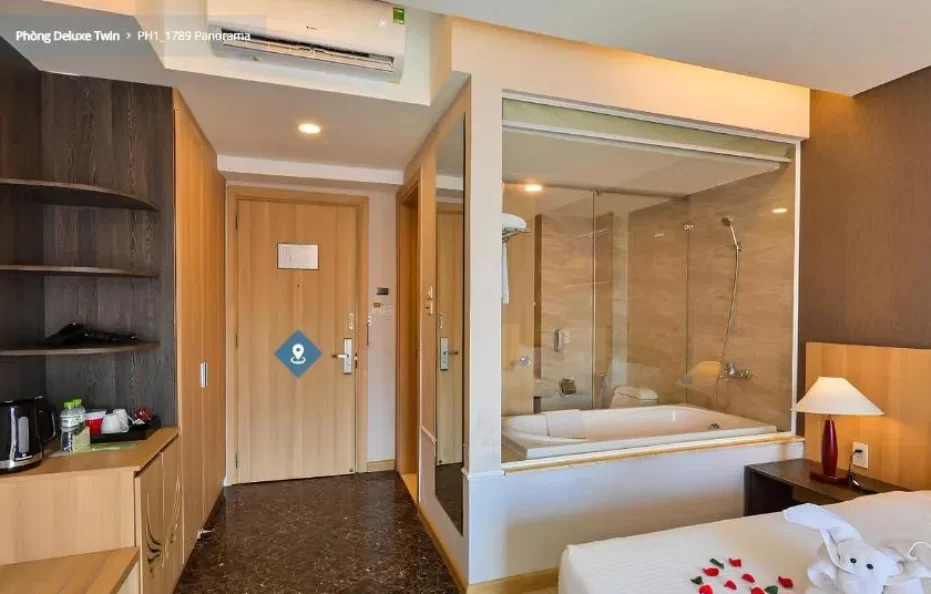 Deluxe King/Twin Bedroom