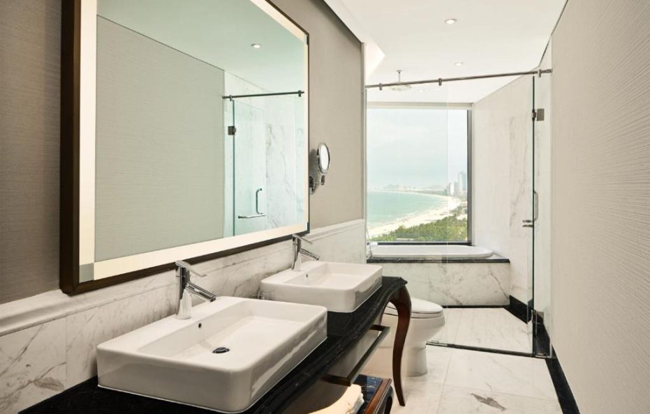 Corner Suite Ocean View