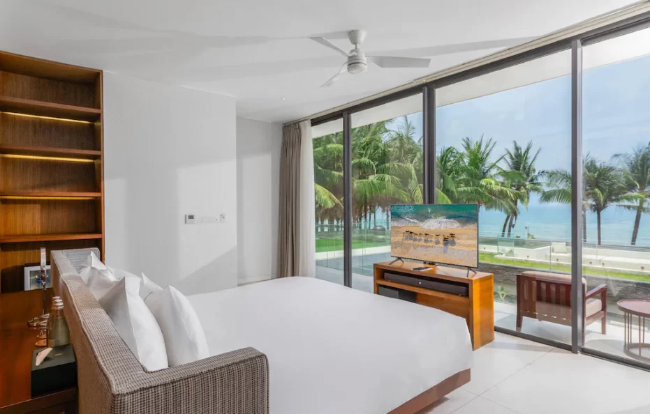 Three-Bedroom Beachfront Retreat Pool Villa