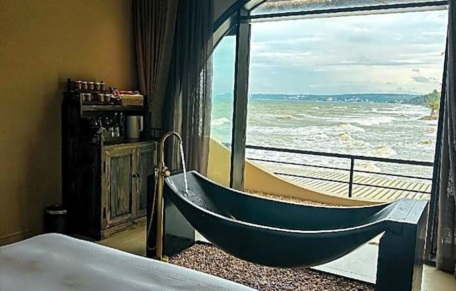 Deluxe A Sea