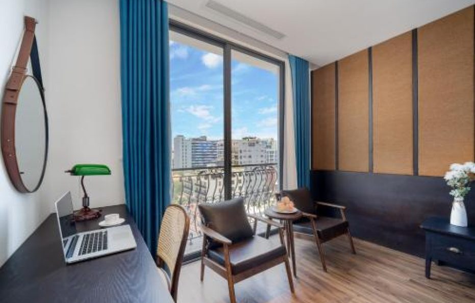 Deluxe Twin with Balcony