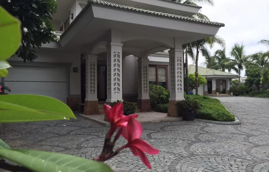 Villa Three Bedroom Beach Front Double