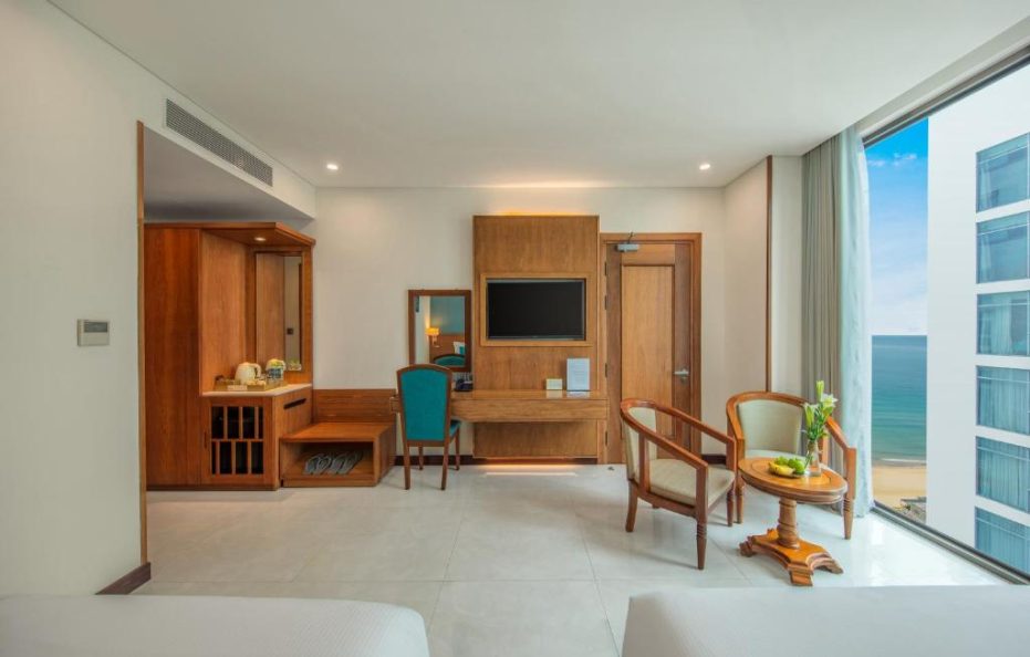 Deluxe Partial Oceanview