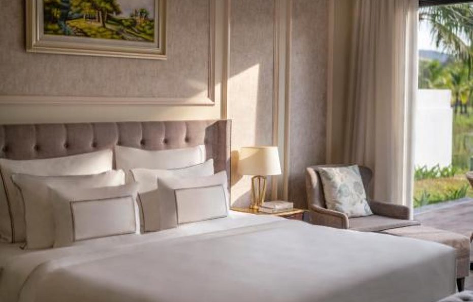 4-Bedroom Villa With Lake View