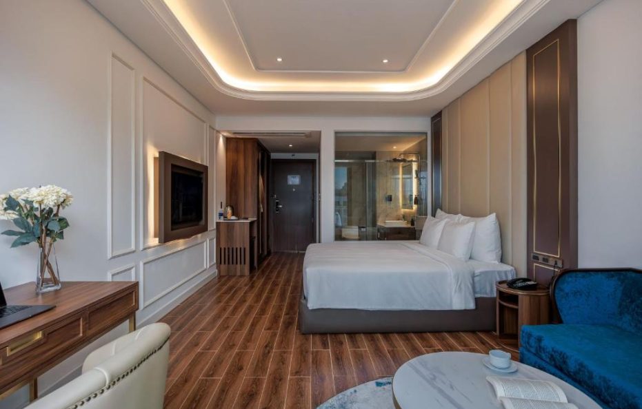 Superior Sea View King