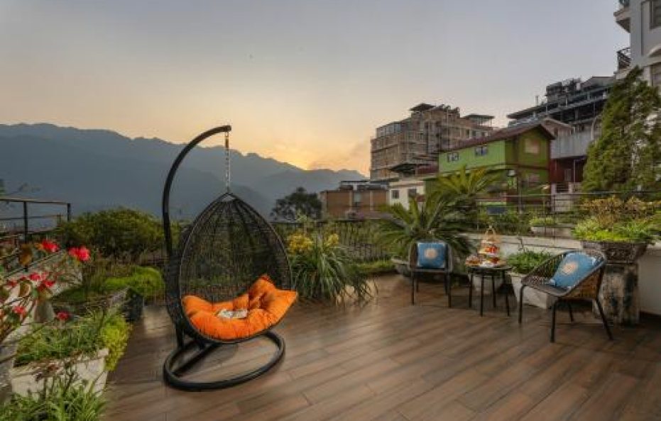 Premium Mountain View