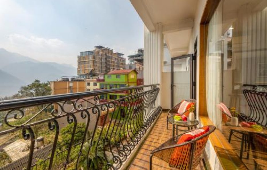 Premium Mountain View