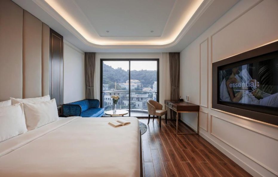 Superior Sea View King