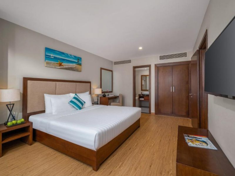 Junior with Seaview Room