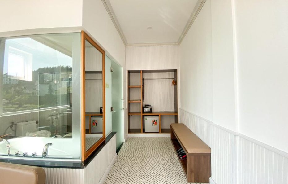 Premier With Lake View