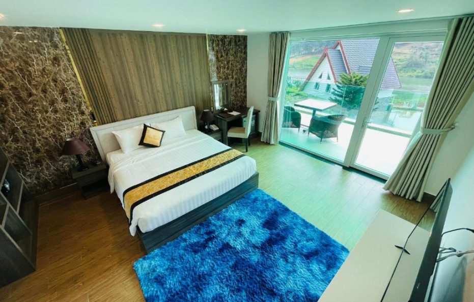 Premier With Lake View