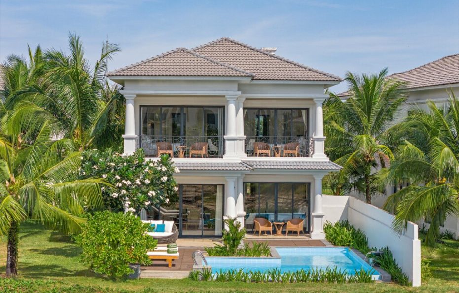 4-Bedroom Villa With Garden View