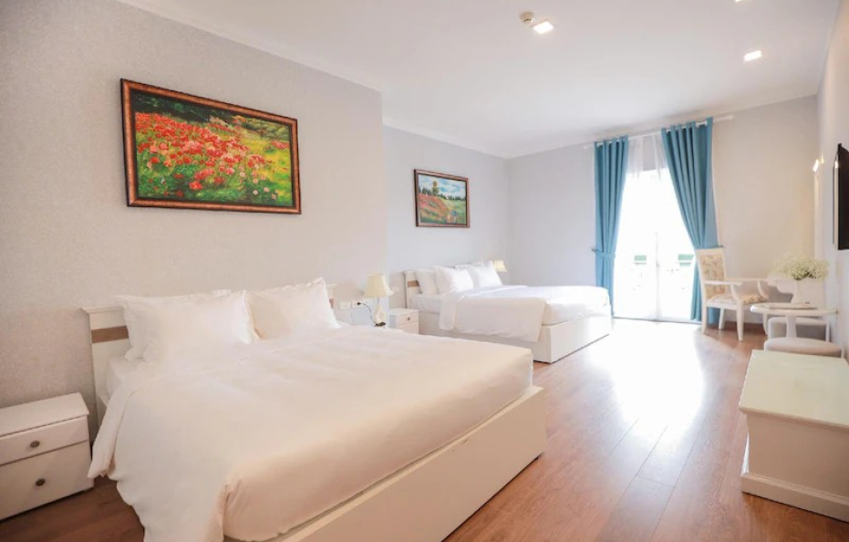 Deluxe Double + Twin