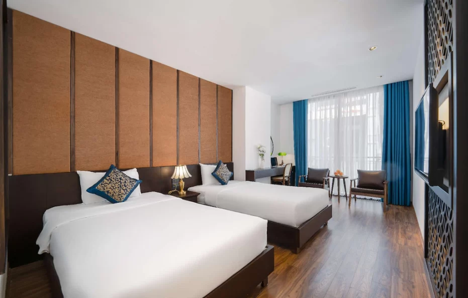 Deluxe Twin with Balcony