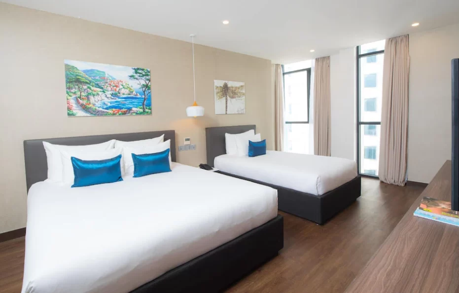 Two Bedroom Royal Penthouse with Cityview