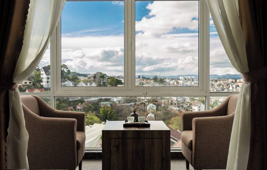 Deluxe Twin City View