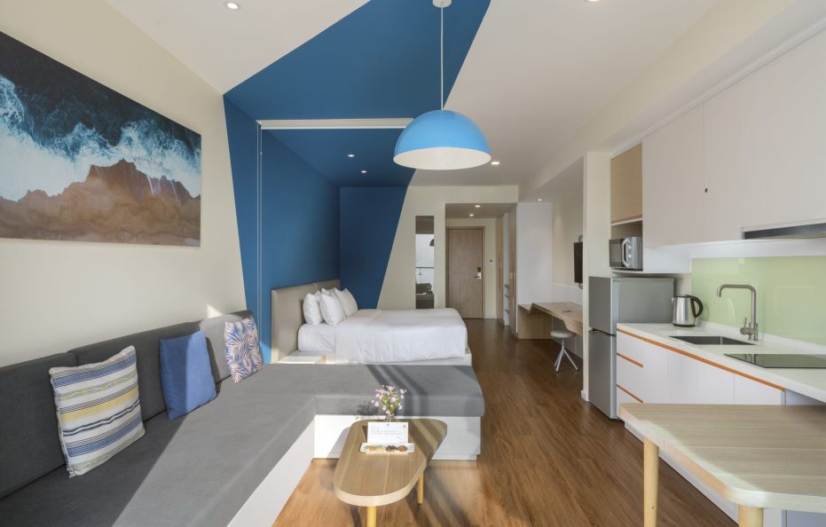 02 Bedroom Deluxe Club Suite Mountain View