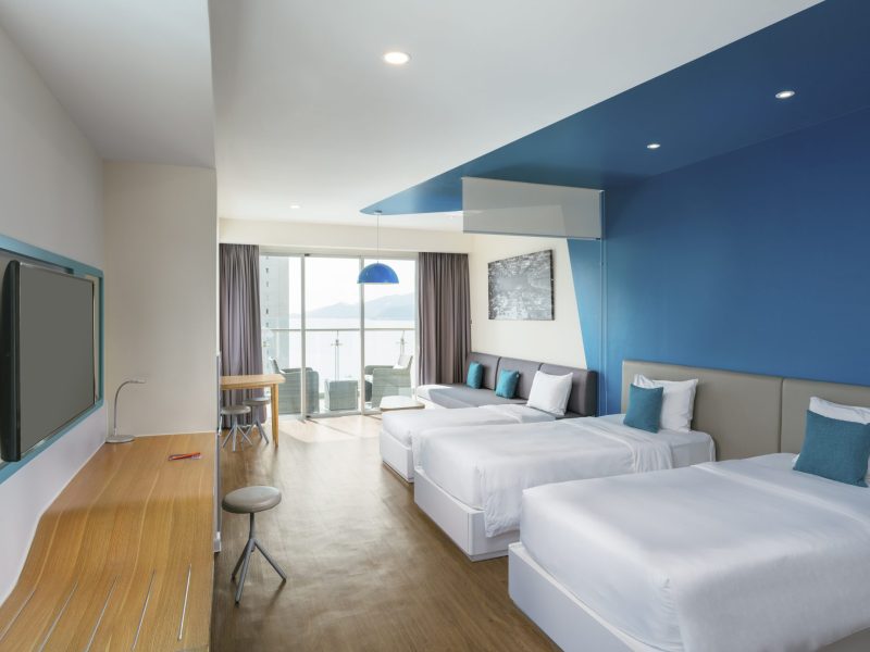 02 Bedroom Deluxe Club Suite Mountain View