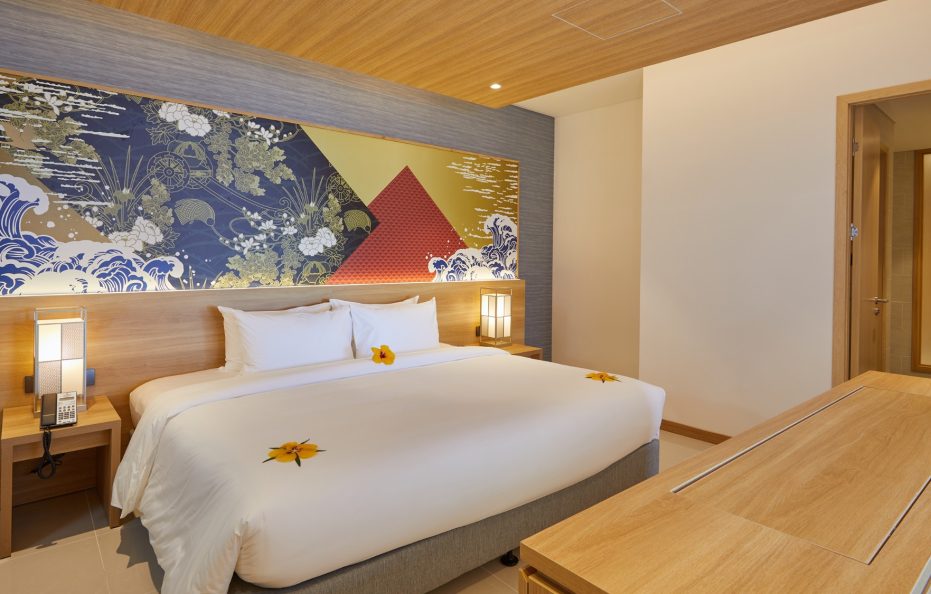 Ambassador Suite Ocean View Room