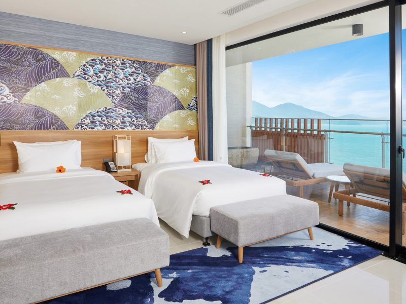 Ambassador Suite Ocean View Room