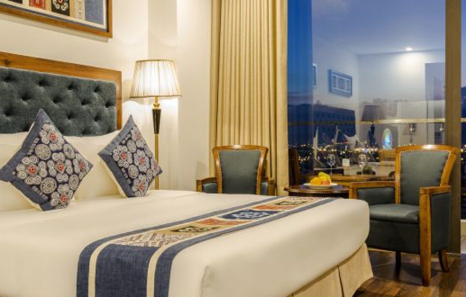 Balcony Triple Room with City View