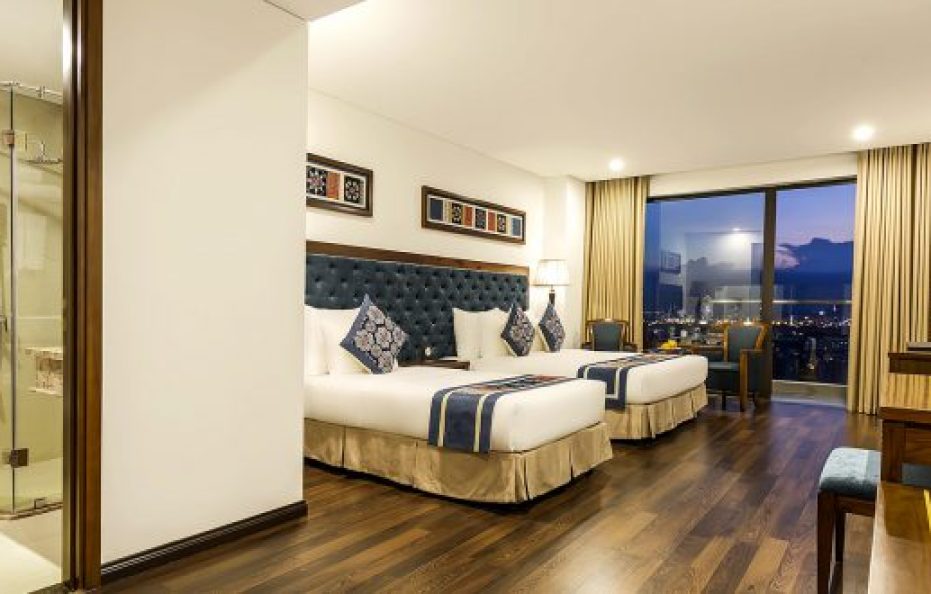 Balcony Triple Room with City View