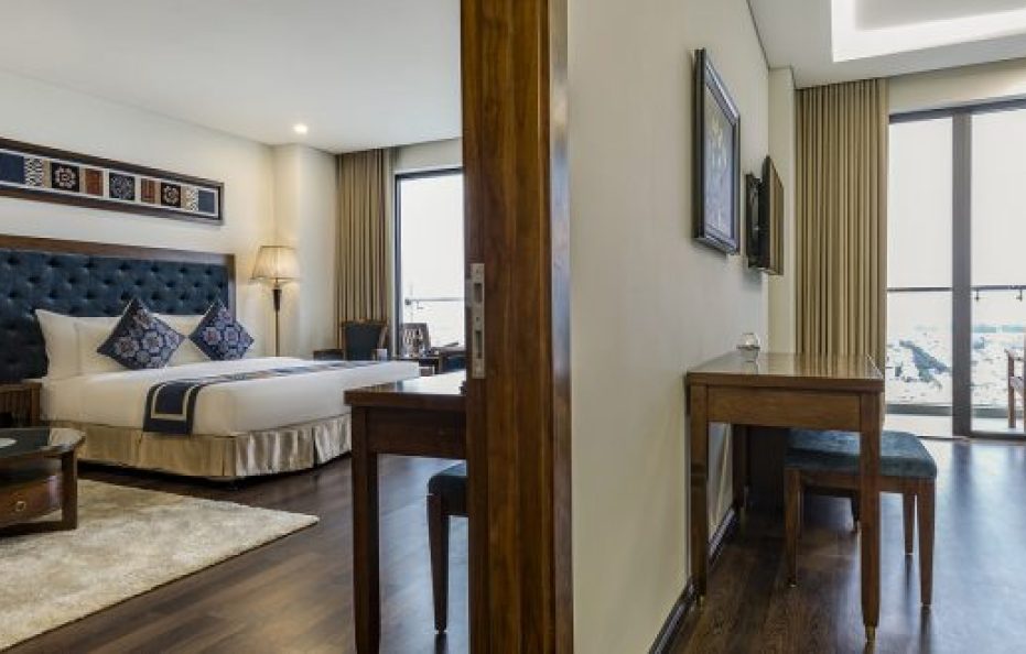 Balcony Studio Room with Cityview