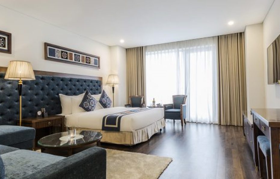 Balcony Studio Room with Cityview