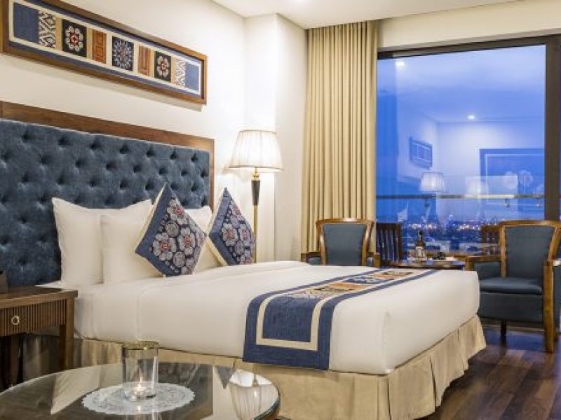 Balcony Studio Room with Cityview