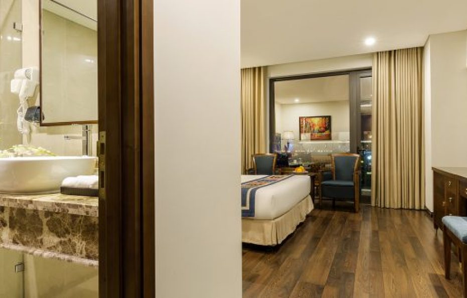 Balcony Superior Room with Cityview